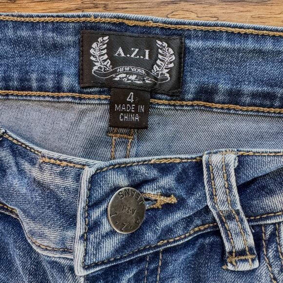 A.Z.I New York, Distressed Layered Patchwork Relaxed Boyfriend Jeans, Women's 4 - Picture 12 of 15